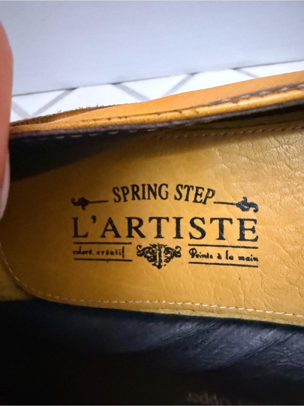 L'ARTISTE Women's Mustard Yellow Leather Floral Slip-On Loafers - Picture 5 of 6